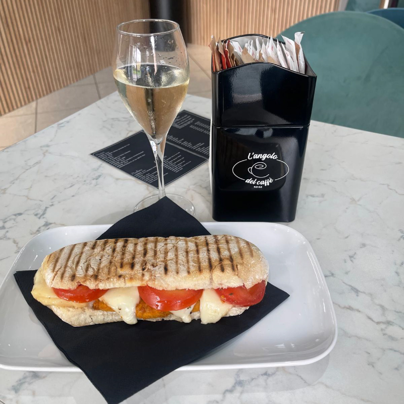 l'angolo del caffè rho